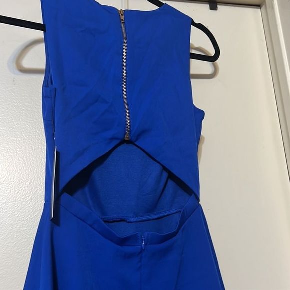 Lulu’s A line dress, back cut out - Picture 5 of 7